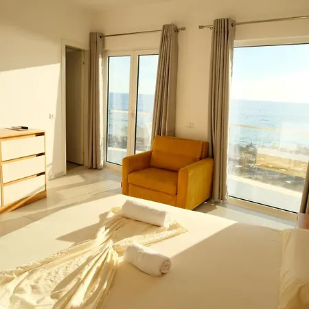 Inheritor Hotel *